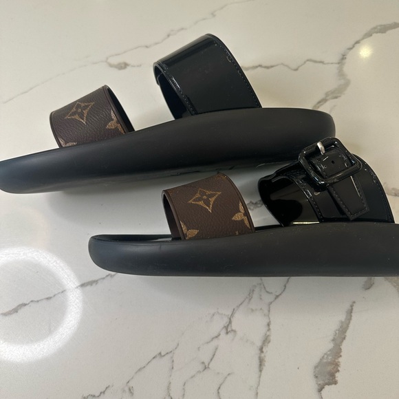 Louis Vuitton Sunbath Flat Mules in Brown Monogram Canvas & Black Rubber - Picture 7 of 9
